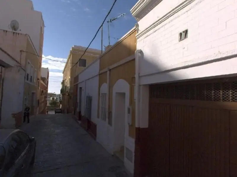 Chalet en Venta en Almería: Ideal Inversores - 1 Dormitorio 54m2