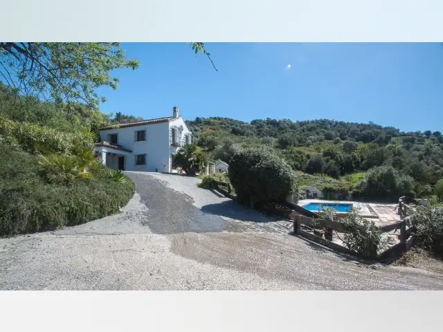 Finca Privada con Vistas Panorámicas en Gaucin