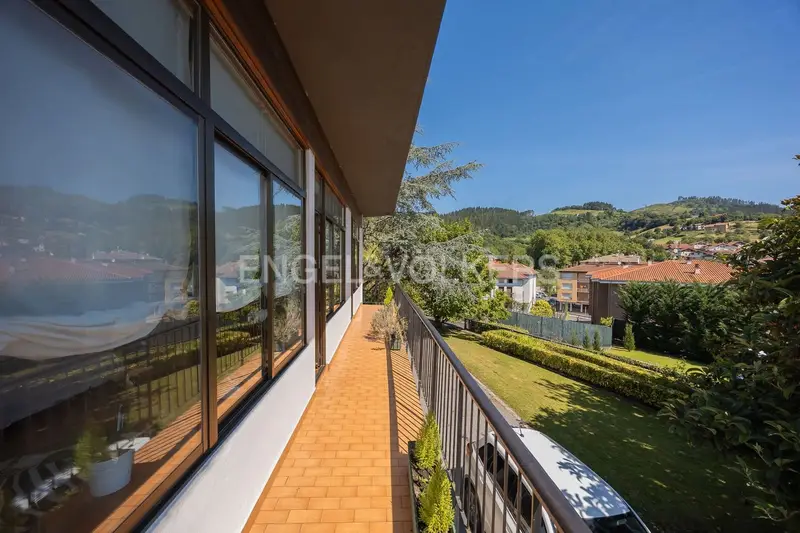 Chalet en Venta Zaldibar Vizcaya 3 Dormitorios Piscina Jardin