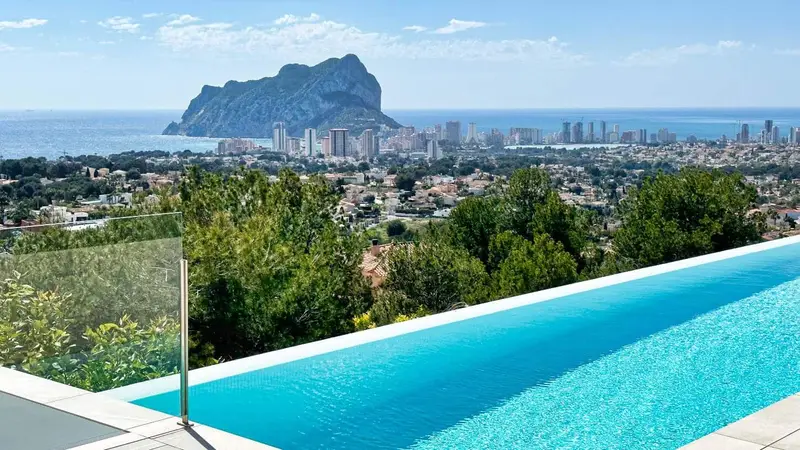 Villa de Lujo en Benissa Costa con Vistas Panorámicas al Mar
