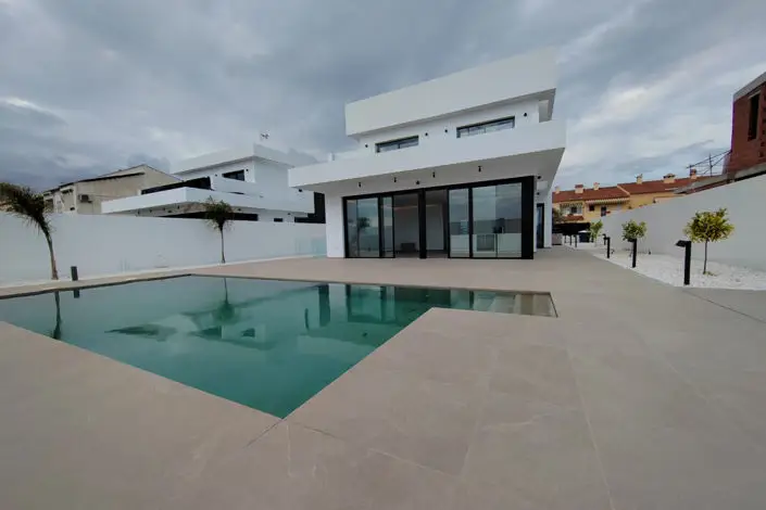 Villa de Lujo 4 Dormitorios en San Juan Alicante
