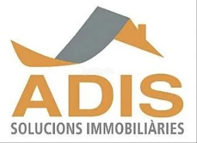 Casa con Terraza y Piscina en Canons Sant Boi de Llobregat