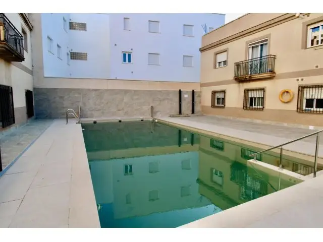 Piso en Las Gabias con Terraza y Piscina - Cerca del Metro