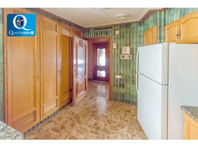Piso en Venta en Elche 4 Dormitorios 2 Baños Terraza