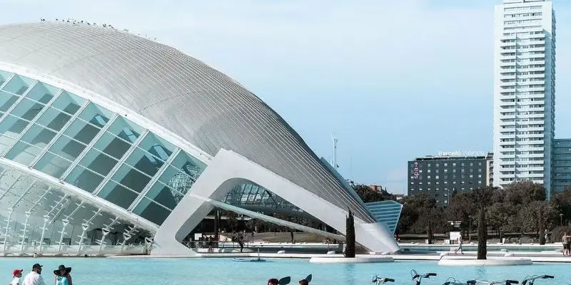 Ático en Valencia con Terrazas y Vistas al Mar