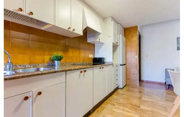 Habitaci
ón 120m
² Mislata Estancia Media Larga