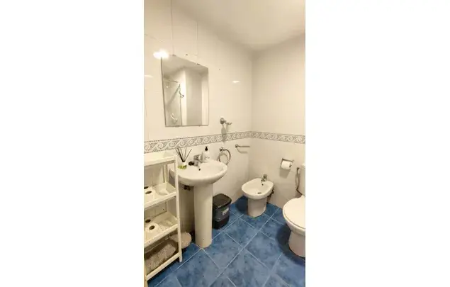 Habitacion 109m2 Paseo Almeria Estancia Media Larga