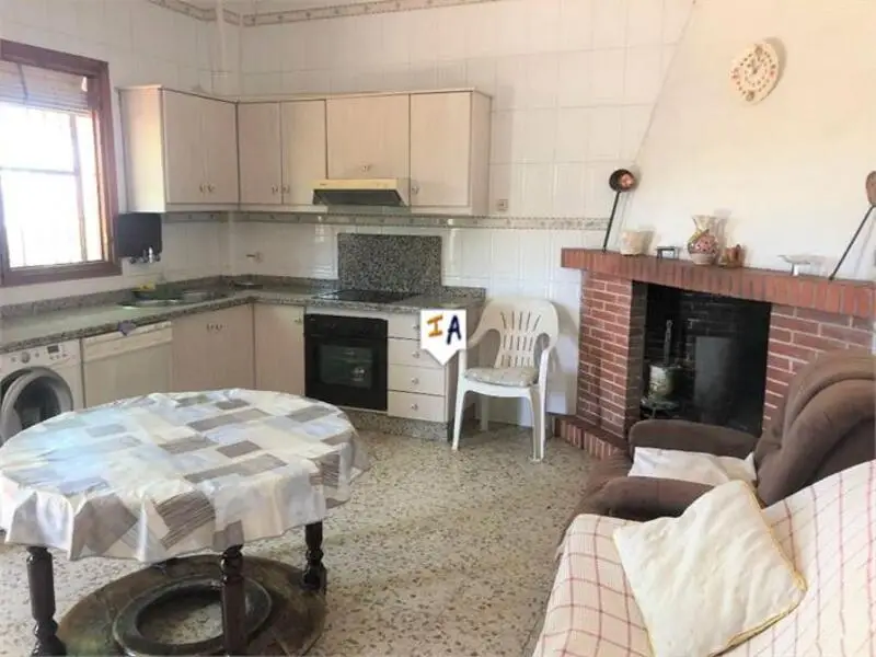 Casa Adosada con Molino y Gran Terreno en Periana