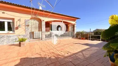 Casa en venta en Avinguda de Vallserrat, 131, cerca de Carrer del Garbí