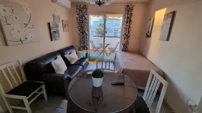 Apartamento en Torrox Costa cerca de la playa con piscina