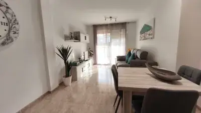 Apartamento en Alcanar Playa con Terraza y Piscina