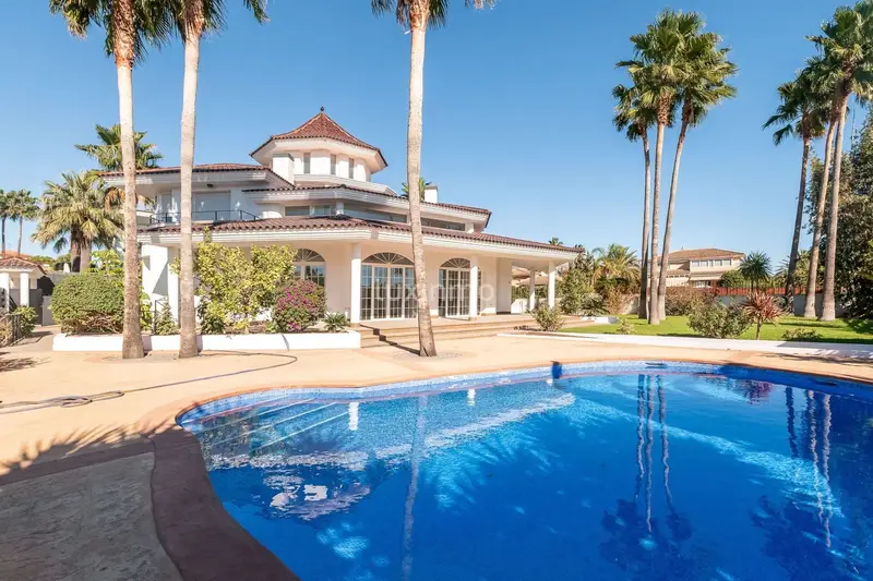 Chalet de Lujo en Alfaz del Pi 6 Dormitorios y Piscina Privada