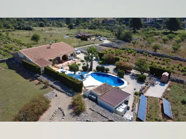 Casa Villa 4 Dormitorios Jalon Vistas Piscina