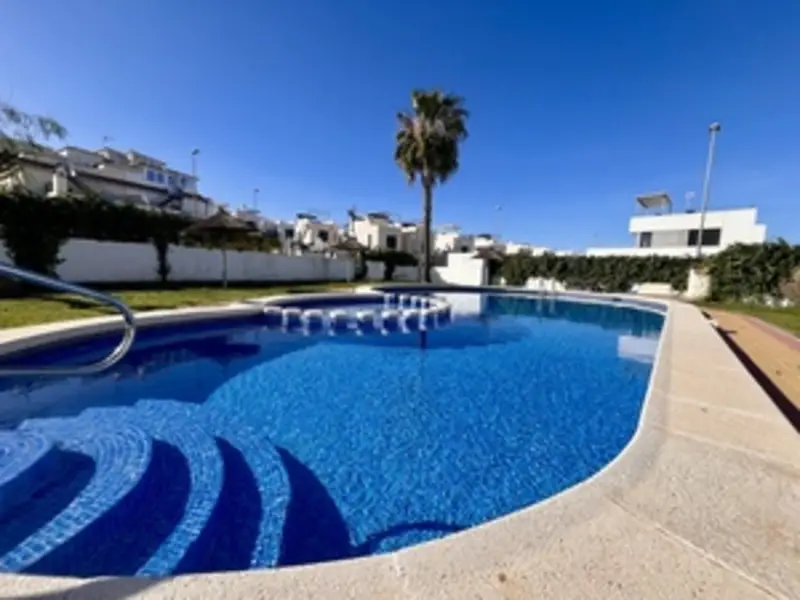 Adosado 3 Dormitorios Villamartín Piscina Privada Jardín Solarium