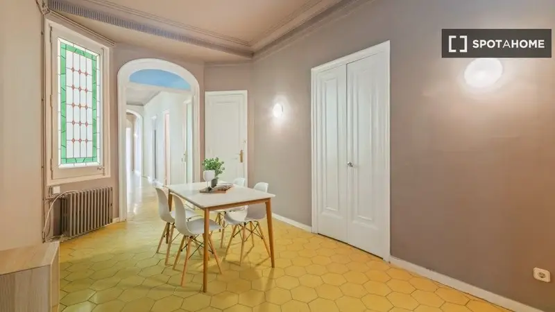 Apartamento 8 Dormitorios 2 Baños Barcelona Alquiler Spotahome