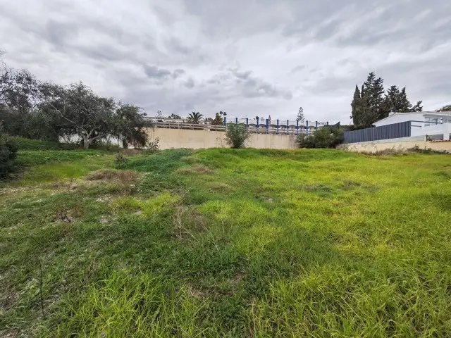 Terreno en Venta Estepona 1200m2 Vistas al Mar y Montana