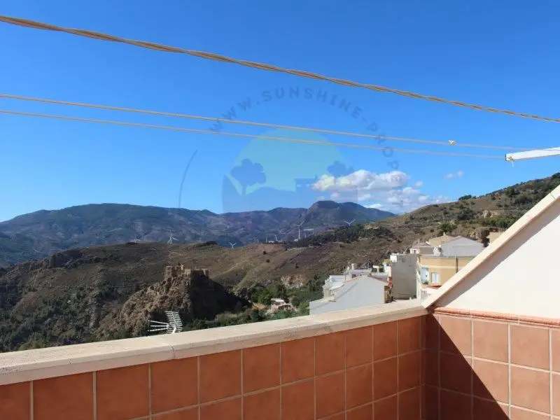 Venta Piso Lanjarón con Trastero y Vistas a la Montaña