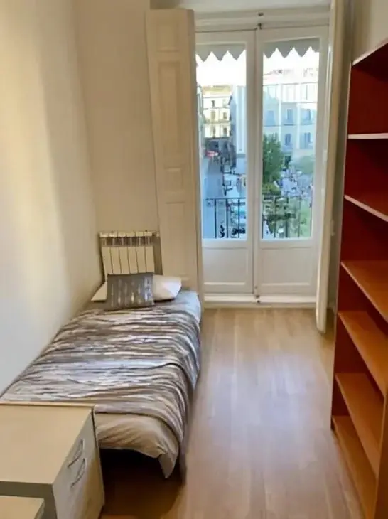 Apartamento en Alquiler Madrid 1 Dormitorio 1 Ba
Atico