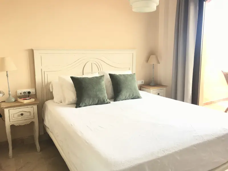 Piso de 3 Dormitorios alquiler Estepona, España
