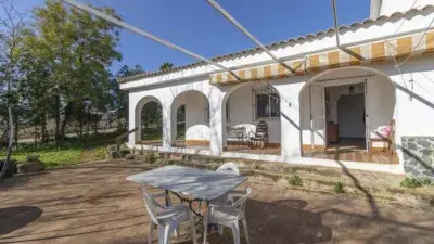 Casa en Venta Carmona con Piscina y Jardin