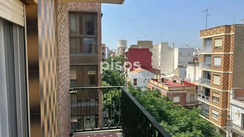 Piso en Alquiler Carrer Sant Antoni 4 habitaciones 2 baños Balcón