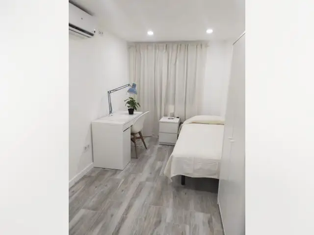 Habitación Málaga: Residencia para Jóvenes Profesionales