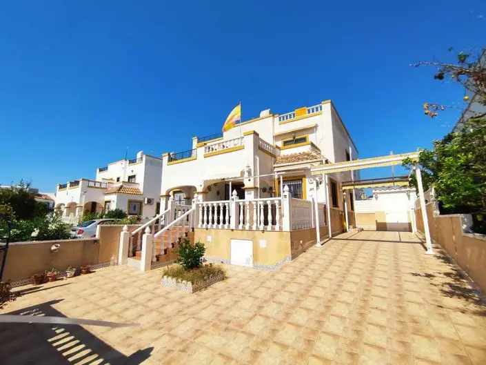 Villa en Venta 3 Dormitorios La Florida