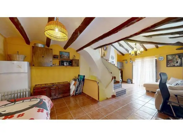 Casa en Navajas 5 habitaciones 2 salones 3 baños reformada