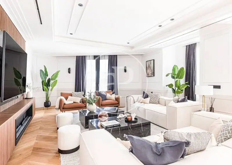 Apartamento en venta en Jerónimos Madrid 232m2 vistas al Prado