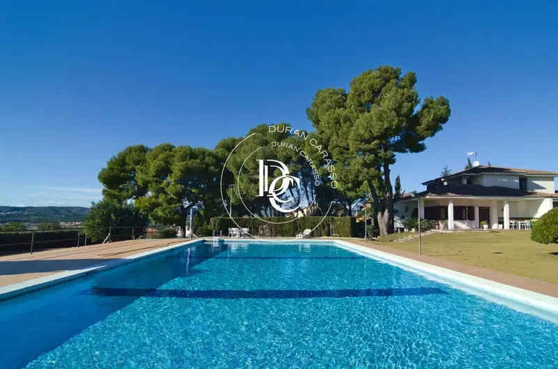 Finca Rustica con Caballerizas cerca de la Playa