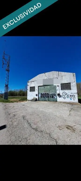 Nave Industrial en Venta Columbrianos Ponferrada