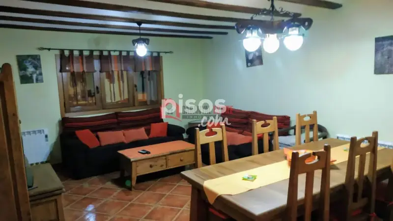 Casa adosada en venta en Mora de Rubielos