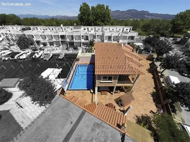 Villa de Lujo en Venta Empuriabrava Girona