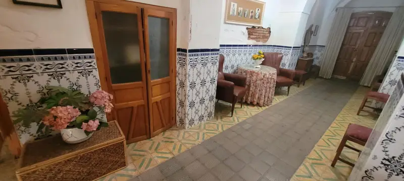 Venta Casa con Terraza en Añora 180m2 6 Dormitorios 2 Patios