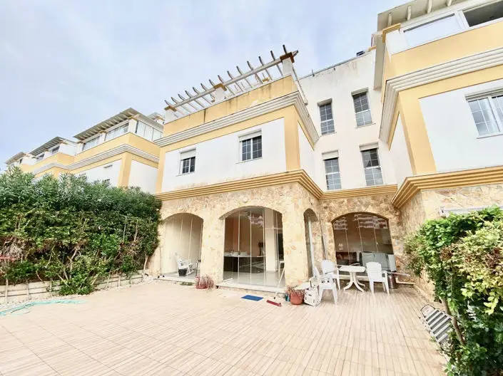 Casa adosada 3 dormitorios Calahonda piscina privada