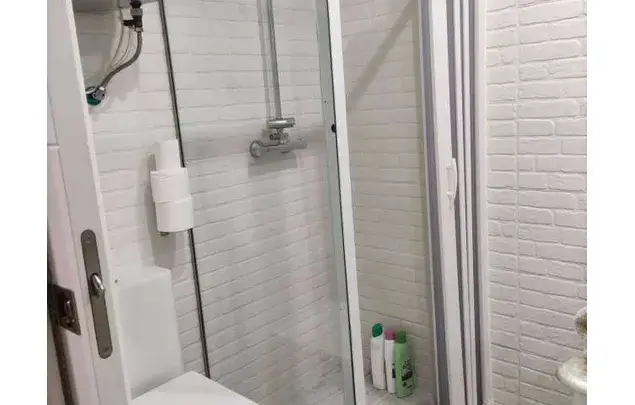 Estudio Amueblado en Cortes Madrid Ideal Parejas Wifi TV