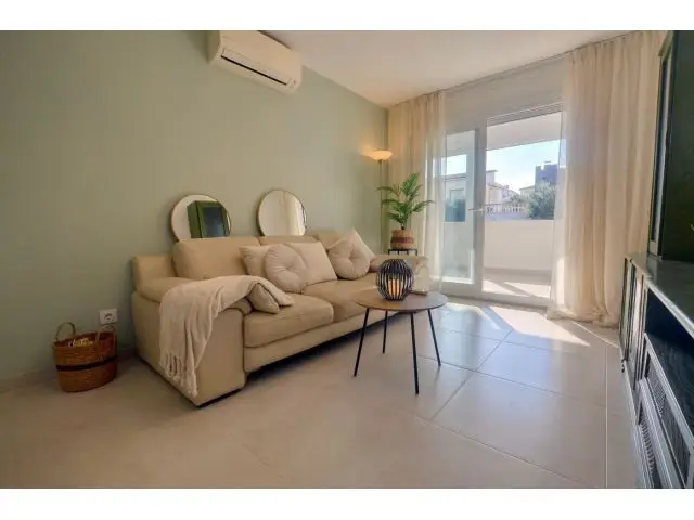 Apartamento Renovado Cerca de la Playa en Empuriabrava