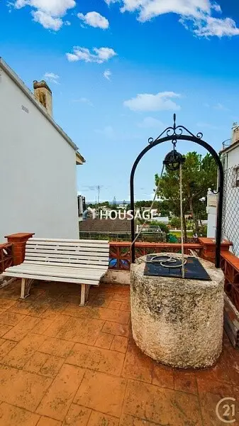 Casa en Vilanova i la Geltrú con vistas al mar y jardín