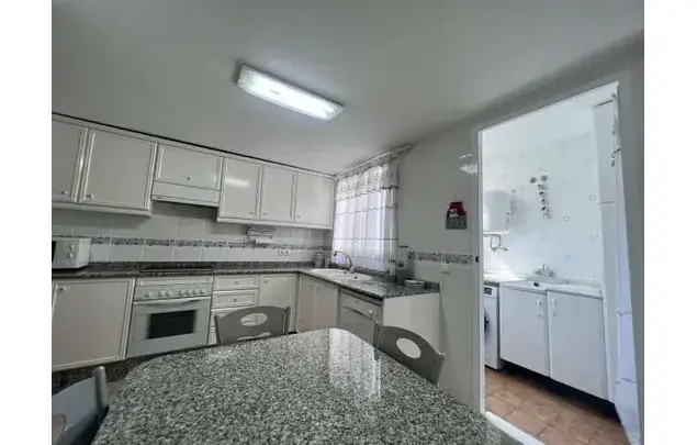 Rent 3 bedroom apartment of 100 m² in Albal