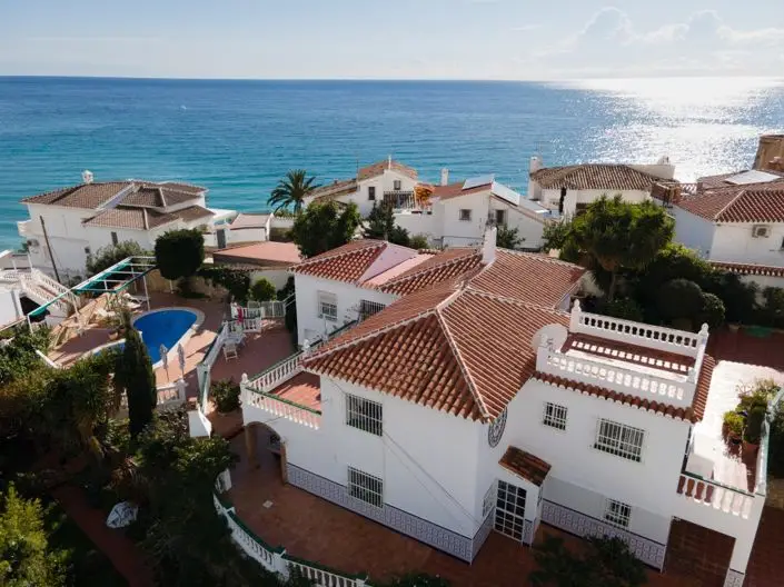 Villa de Lujo 5 Dormitorios Nerja Vistas al Mar