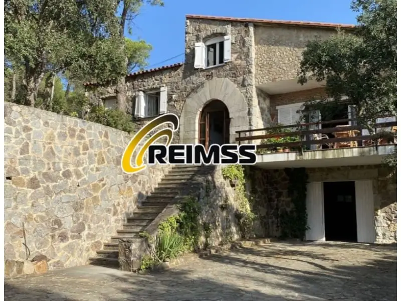 Chalet en Venta Castell dAro 5 Dormitorios Piscina Privada