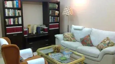 Chalet en venta en Consuegra Centro 395m2 4 habitaciones Jardin