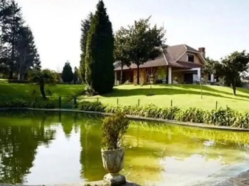 Chalet de Lujo en Gijon con Piscina y Cuadra