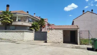Chalet Adosado en Villazulema 4 Plantas 320m2