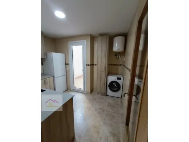 Piso en planta baja con piscina y terraza - 72m2