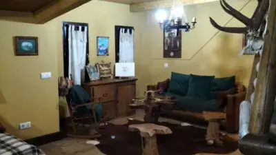 Chalet en Venta en Meruelo Cantabria 260m2 Jardin 3 Habitaciones