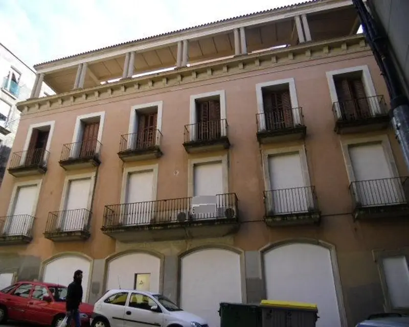Casa Unifamiliar 359m2 4 habitaciones 4 baños Manresa