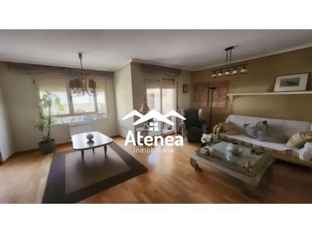 Chalet Con Piscina Zona Medicina