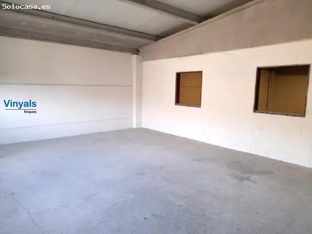 Nave Industrial 217m2 Acceso Trailers Planta Baja Altillo