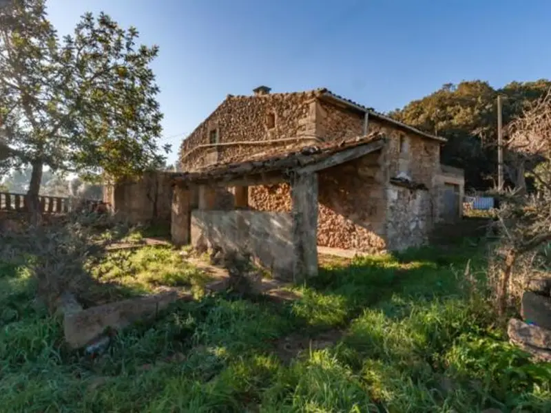 Finca Rústica con Casa Mallorquina a Reformar en Pollença